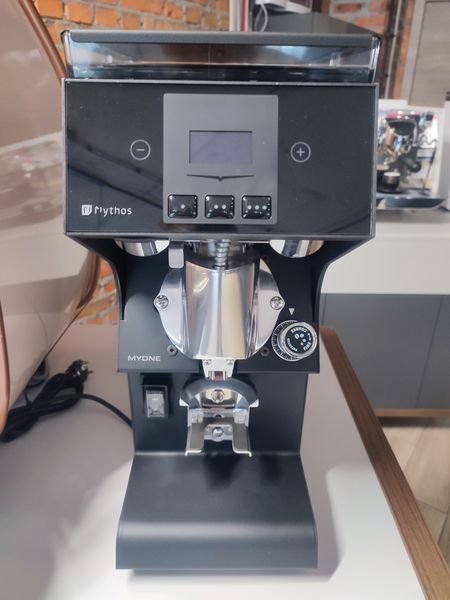Кавомолка Victoria Arduino Mythos MYONE 030111 фото